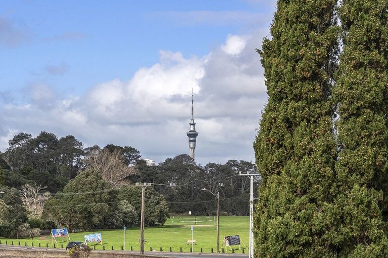 Photo of property in 73 West End Road, Westmere, Auckland, 1022