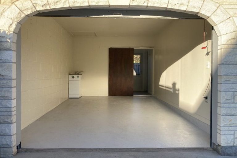 Photo of property in 2/10 Taupata Street, Redcliffs, Christchurch, 8081