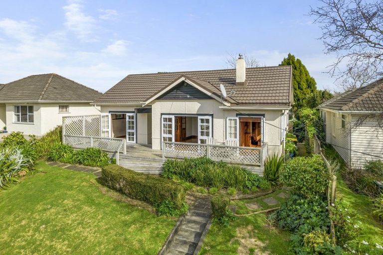 Photo of property in 88 Mangorei Road, Strandon, New Plymouth, 4312