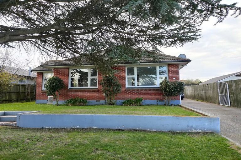 Photo of property in 19 Dunedin Street, Redwood, Christchurch, 8051