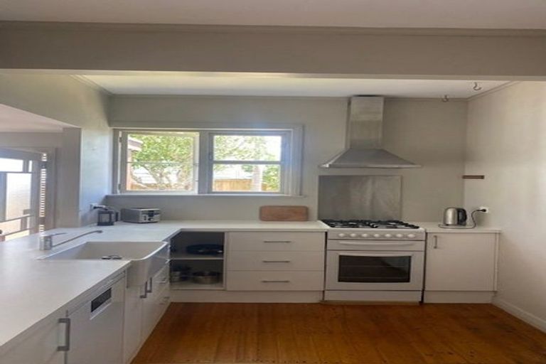 Photo of property in 89 Walmer Road, Point Chevalier, Auckland, 1022