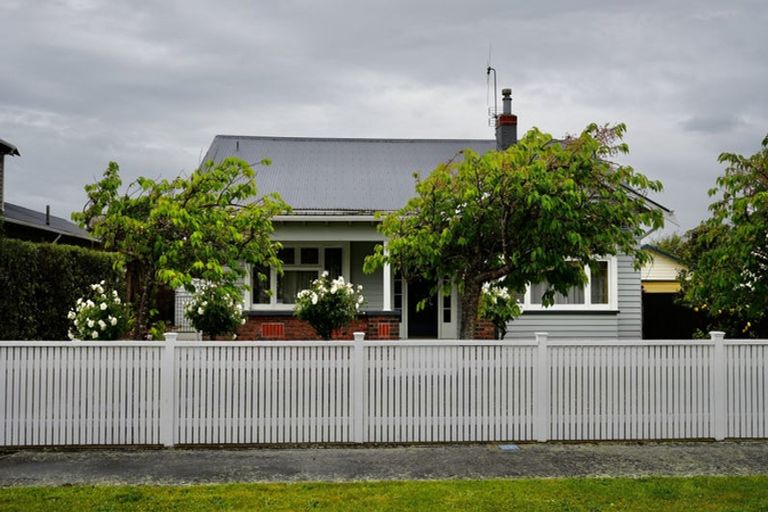 Photo of property in 16 Karamu Avenue, Takaro, Palmerston North, 4410