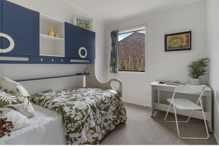 Photo of property in 4 Baronie Court, Half Moon Bay, Auckland, 2012