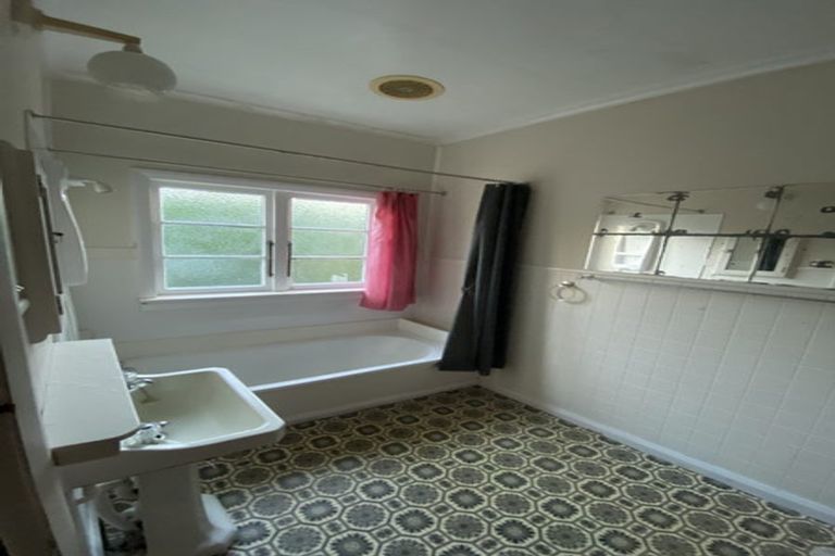 Photo of property in 189 Coronation Avenue, Welbourn, New Plymouth, 4310