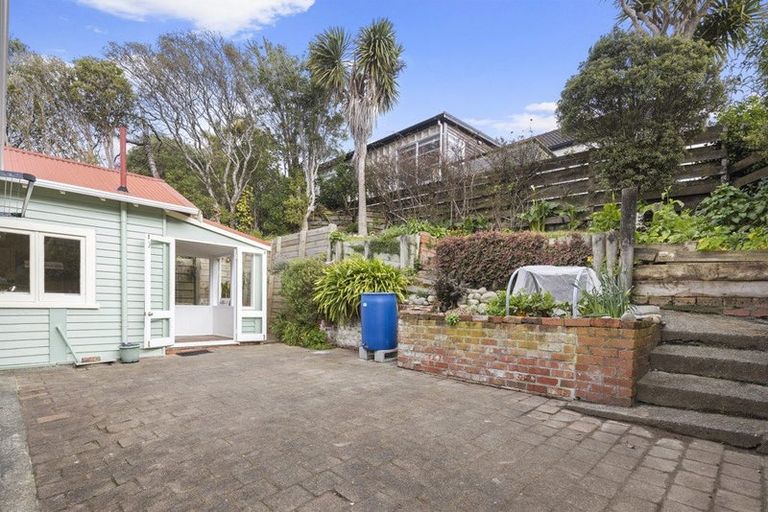 Photo of property in 4 Paisley Terrace, Karori, Wellington, 6012