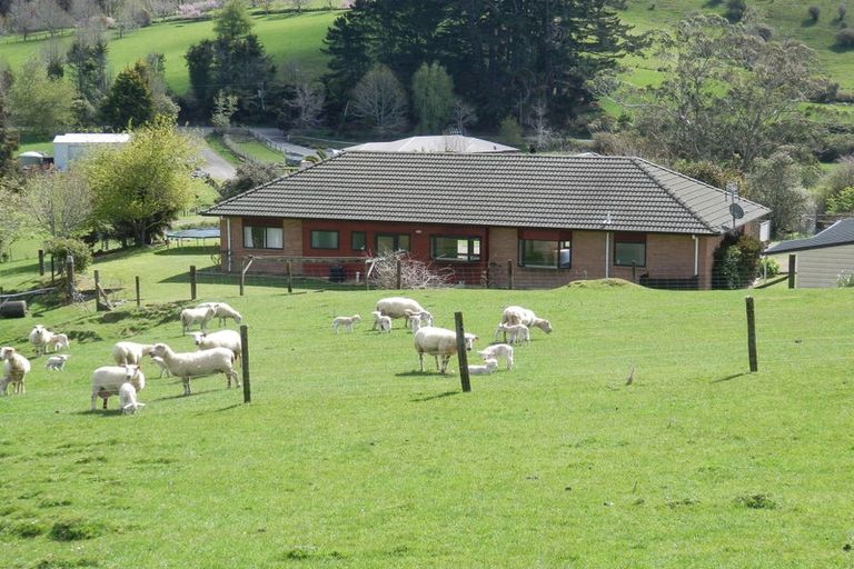 Photo of property in 200 Totara Road, Ararimu, Drury, 2579