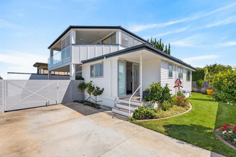 Photo of property in 7 Enfield Road, Hospital Hill, Napier, 4110