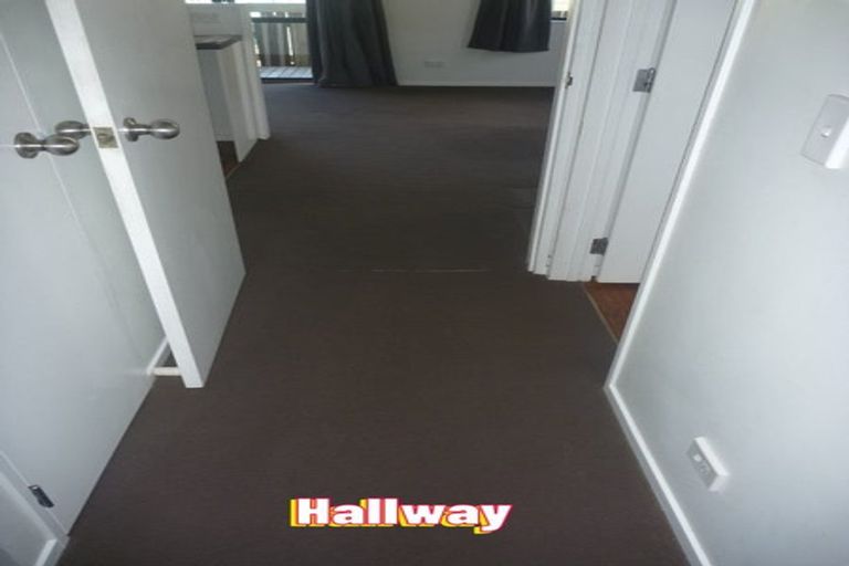 Photo of property in 3 Barrys Road, Glendene, Auckland, 0602