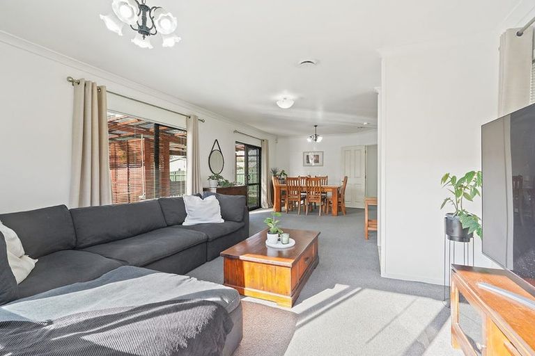 Photo of property in 14 Catalina Drive, Melville, Hamilton, 3206