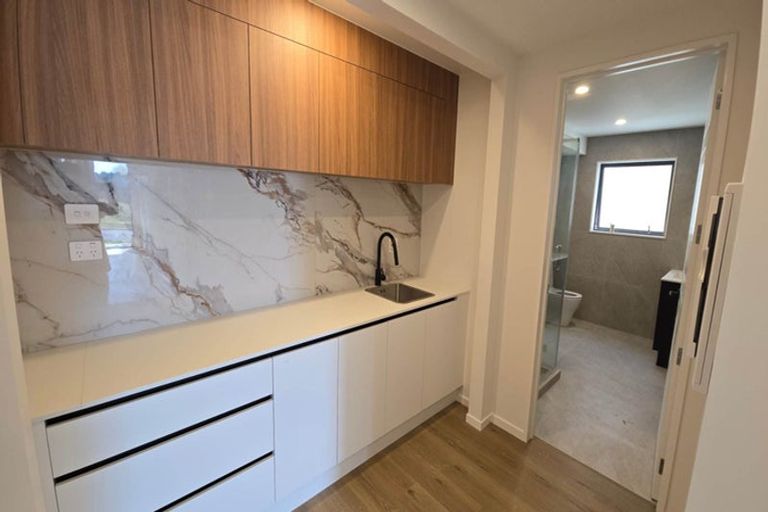 Photo of property in 14 Grand Ridge Avenue, Flat Bush, Auckland, 2019