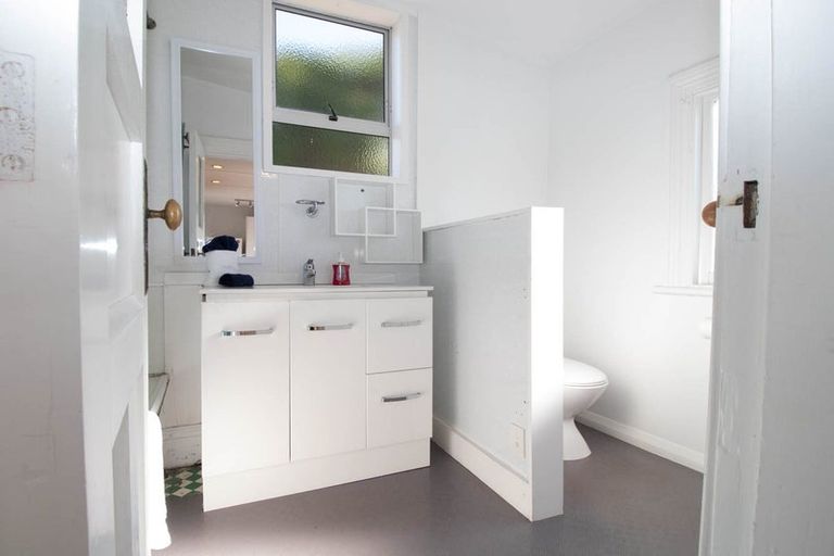 Photo of property in 35 Beach Street, Fitzroy, New Plymouth, 4312