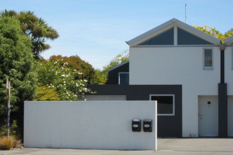 Photo of property in 7 Whitmore Street, Edgeware, Christchurch, 8013