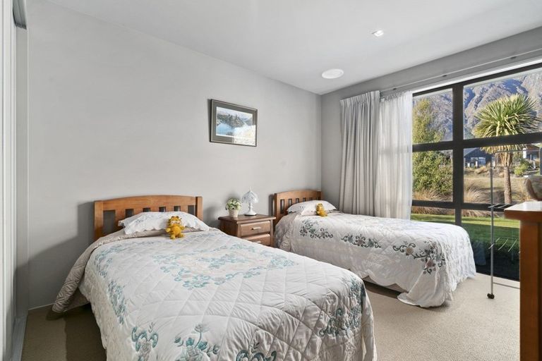 Photo of property in 8 Jackby Court, Jacks Point, Queenstown, 9371