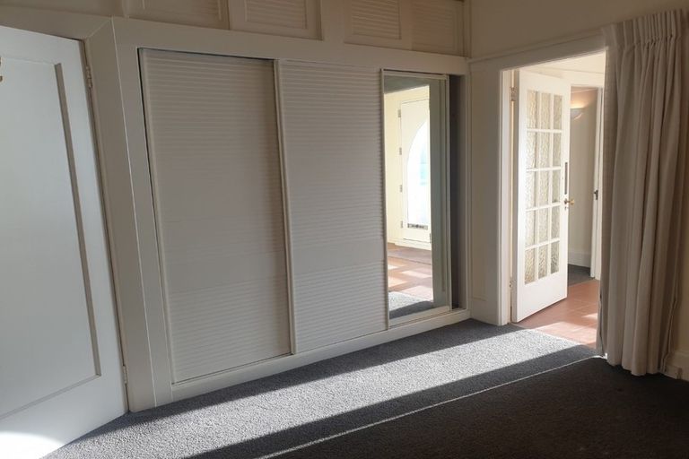 Photo of property in Inverleith Apartments, 5/306 Oriental Parade, Oriental Bay, Wellington, 6011