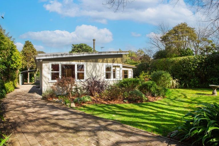 Photo of property in 20 Kohekohe Road, Waikanae, 5036