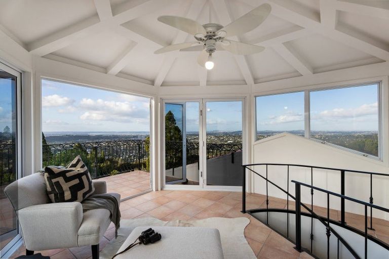 Photo of property in 35 Tawini Road, Titirangi, Auckland, 0604