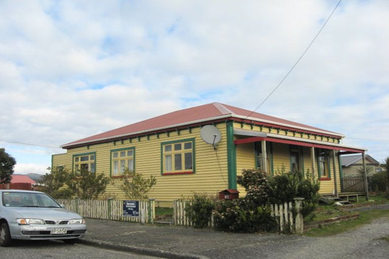 Photo of property in 14 Collins Street, Blaketown, Greymouth, 7805