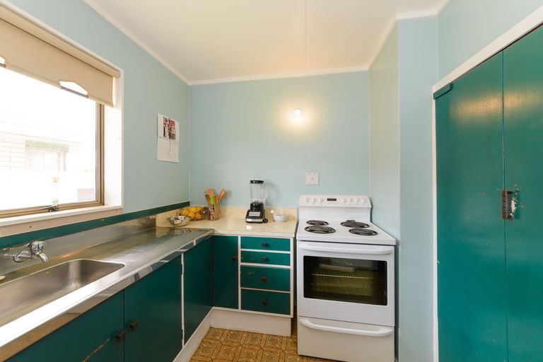 Photo of property in 11 Herbert Avenue, Cloverlea, Palmerston North, 4412