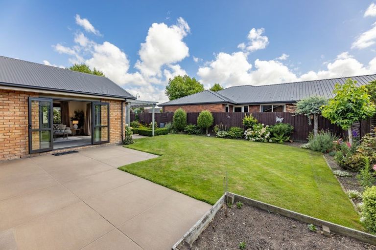 Photo of property in 15 Coolspring Way, Redwood, Christchurch, 8051