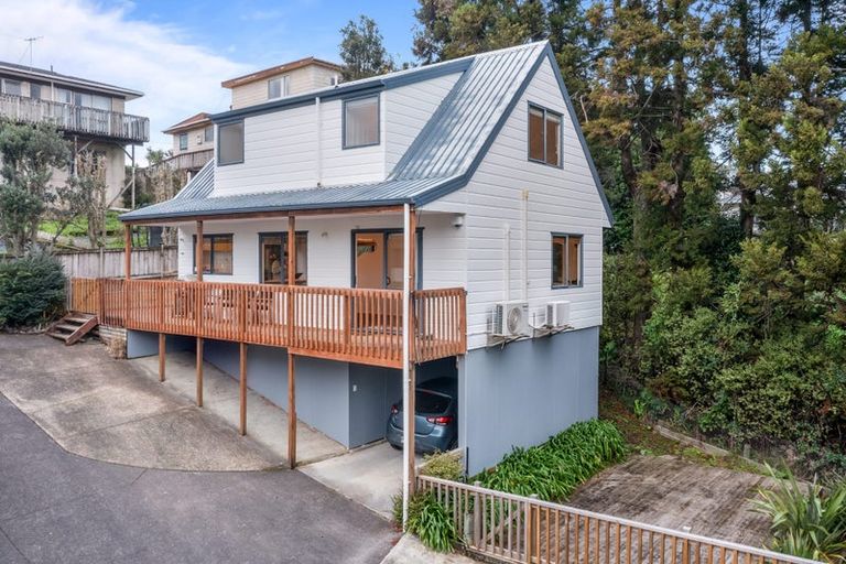 Photo of property in 1/1018 East Coast Road, Fairview Heights, Auckland, 0630