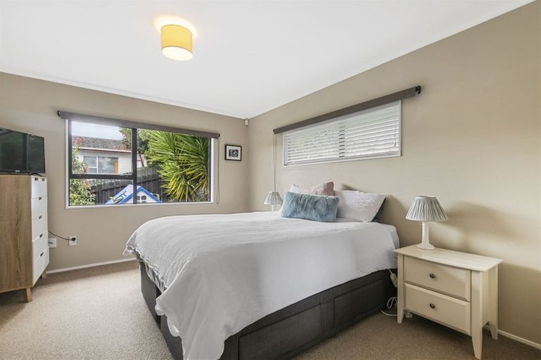 Photo of property in 1/111 Spinella Drive, Bayview, Auckland, 0629