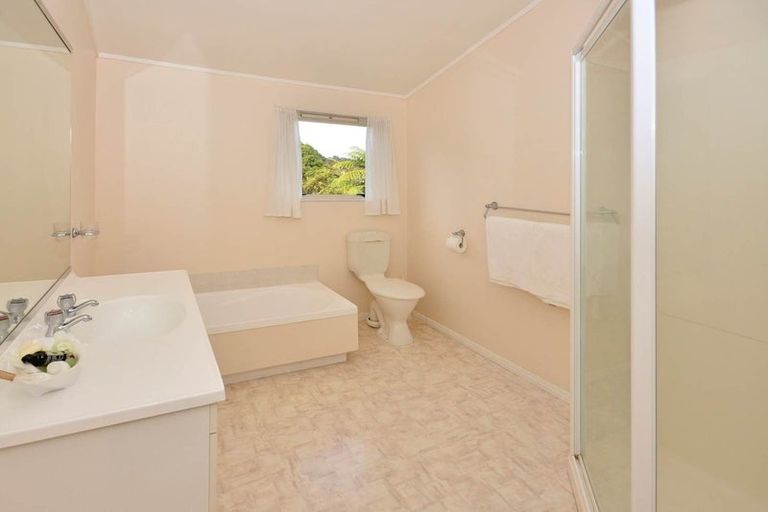 Photo of property in 56 Polo Prince Drive, Totara Park, Manurewa, 2576