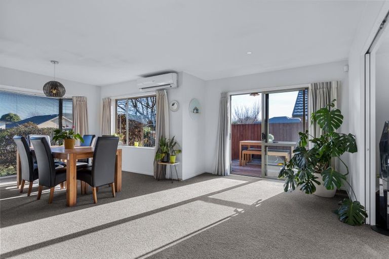 Photo of property in 4 Gwen Place, Redwood, Christchurch, 8051