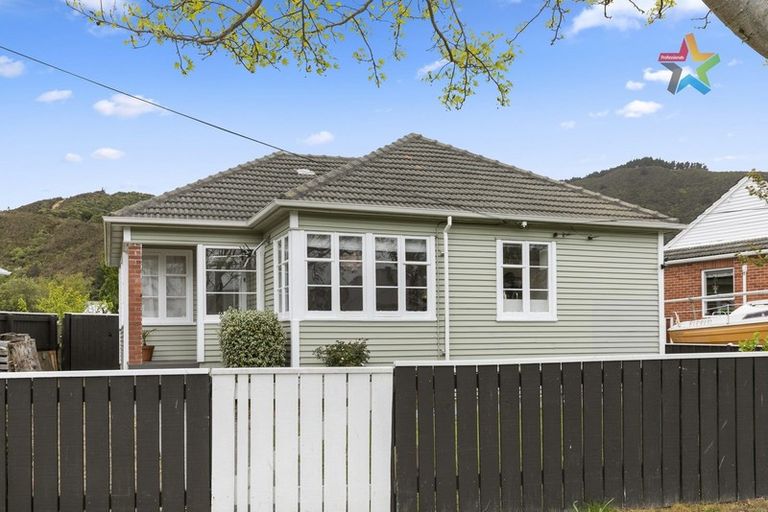 Photo of property in 16 Shearer Crescent, Naenae, Lower Hutt, 5011