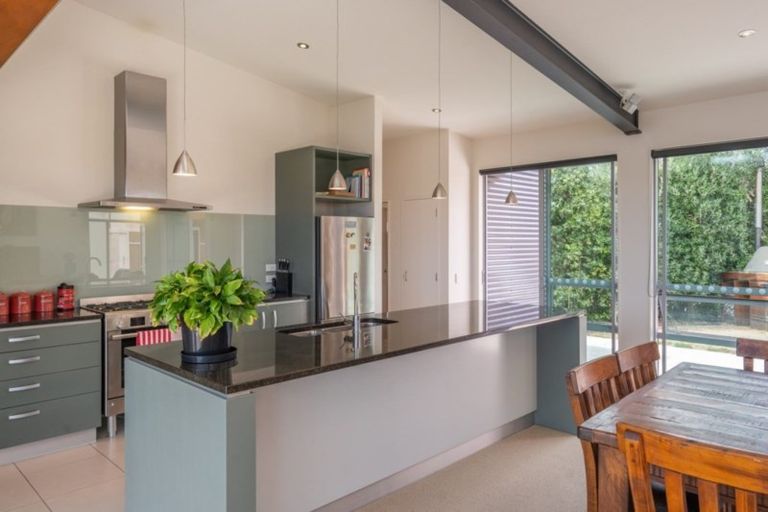 Photo of property in 40 Raukawa Road, Peka Peka, Waikanae, 5391