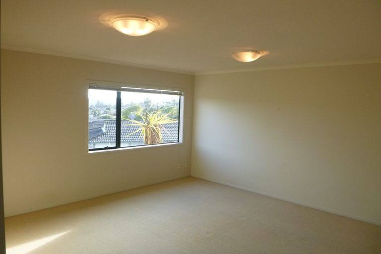 Photo of property in 51 Tiri Tiri Road, Birkdale, Auckland, 0626