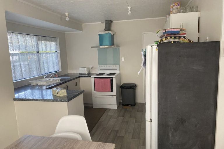 Photo of property in 37 Riverton Drive, Randwick Park, Auckland, 2105