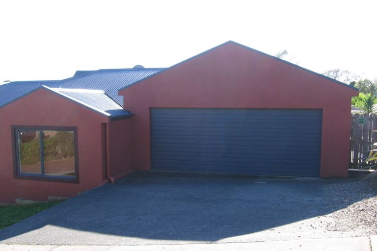 Photo of property in 15 View Ridge Drive, Ranui, Auckland, 0612