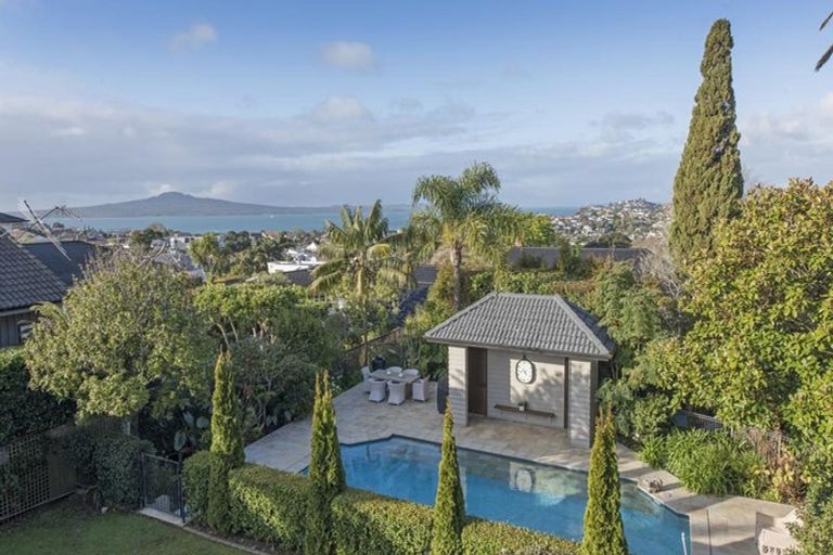 Photo of property in 184 Kohimarama Road, Kohimarama, Auckland, 1071