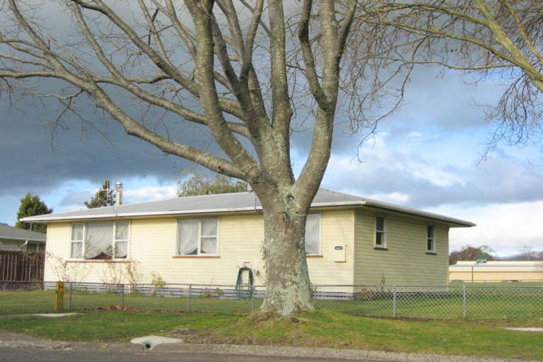 Photo of property in 7 Mihipeka Grove, Turangi, 3334