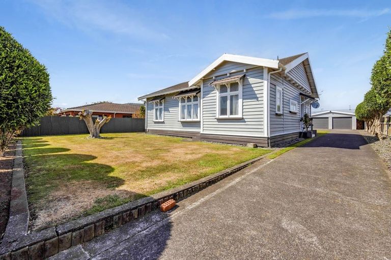 Photo of property in 21 Maire Street, Hawera, 4610