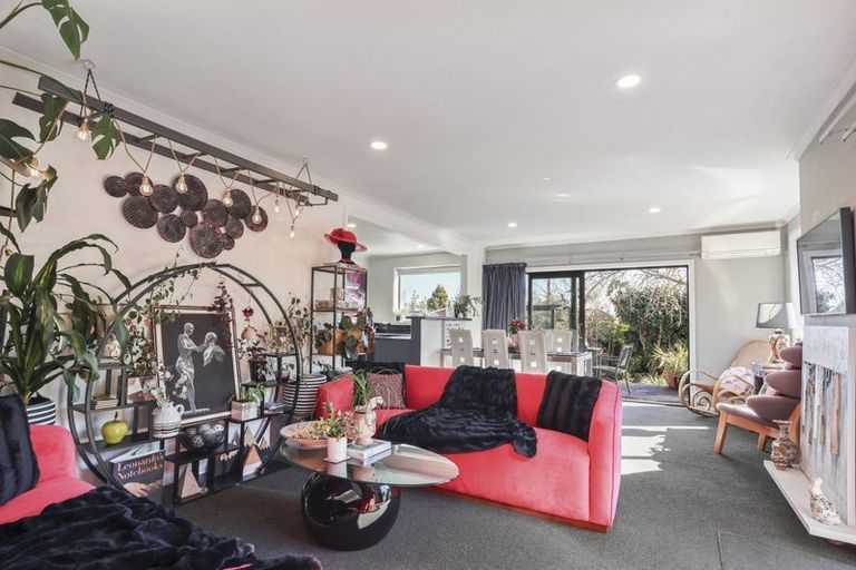 Photo of property in 1/328 Main North Road, Redwood, Christchurch, 8051