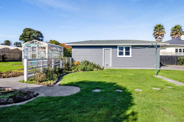 Photo of property in 5 Domett Street, Opunake, 4616