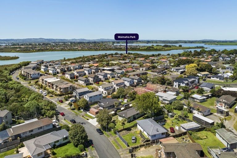 Photo of property in 27 Becker Drive, Weymouth, Auckland, 2103