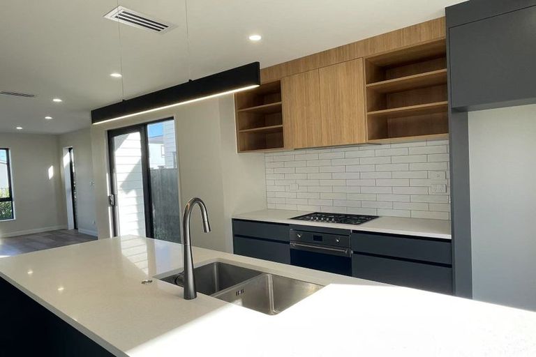 Photo of property in 6 Babos Avenue, Kumeu, 0810