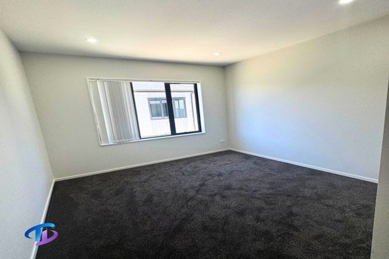 Photo of property in 33 Wai Iti Place, Clendon Park, Auckland, 2103