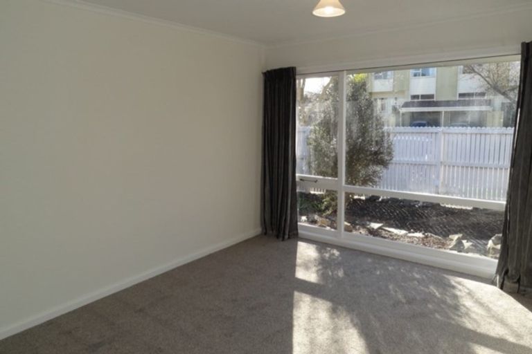 Photo of property in 2/9 Wadeley Road, Ilam, Christchurch, 8041