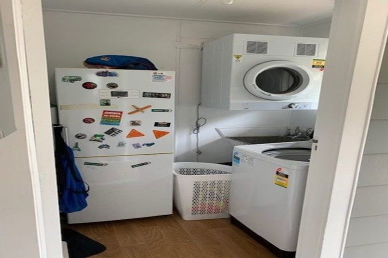 Photo of property in 100 Kitchener Road, Waiuku, 2123