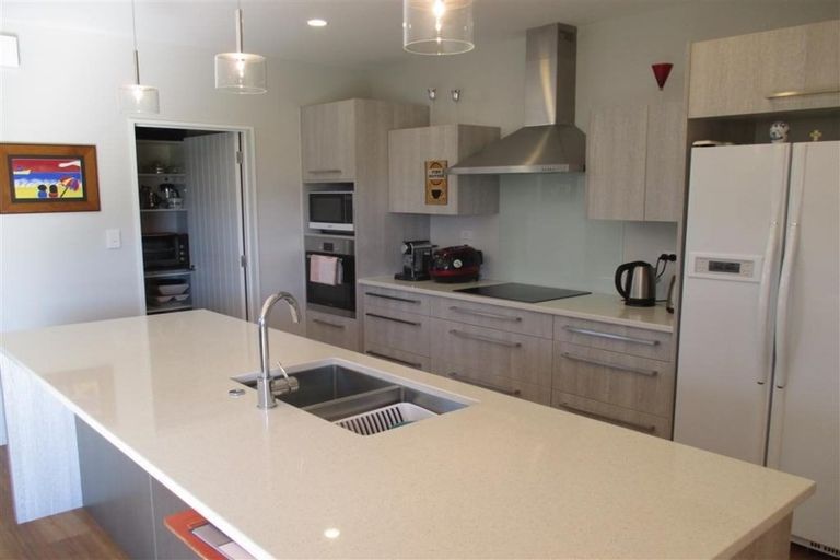 Photo of property in 43 Te Whenu Crescent, Marshland, Christchurch, 8083