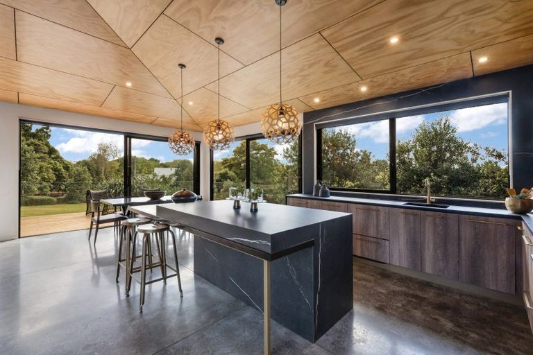 Photo of property in 27 Brownhill Road, Whitford, Manurewa, 2576