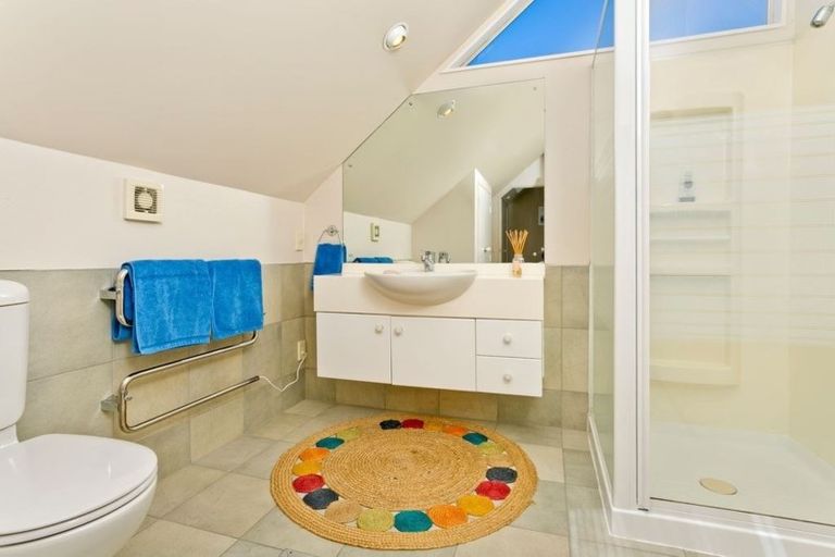 Photo of property in 2/48 Onepoto Road, Hauraki, Auckland, 0622