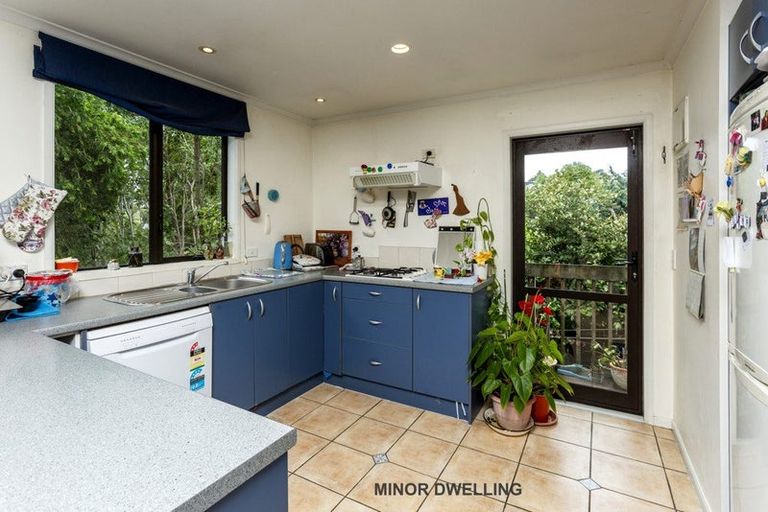 Photo of property in 34 Unsworth Drive, Unsworth Heights, Auckland, 0632