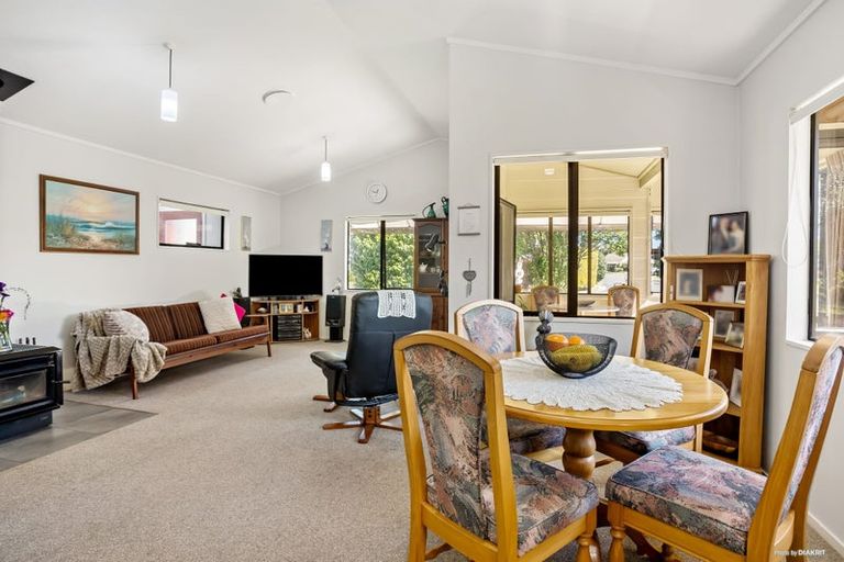 Photo of property in 15 Kingfisher Way, Te Kowhai, Hamilton, 3288