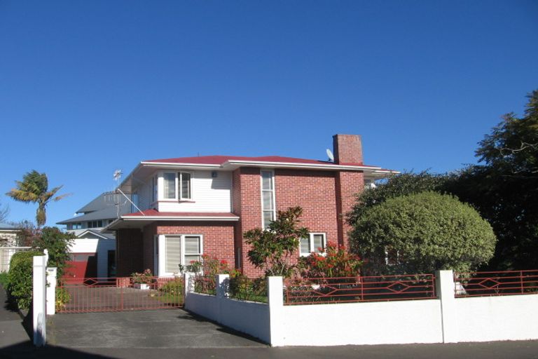 Photo of property in 107 Thompson Road, Bluff Hill, Napier, 4110