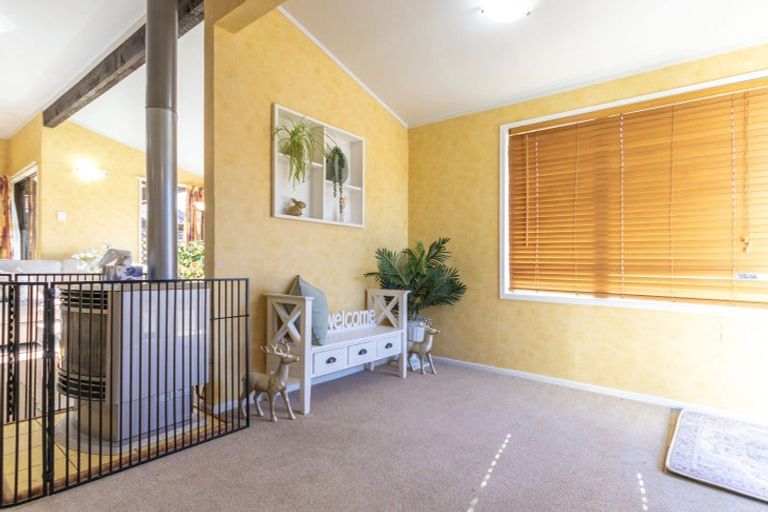 Photo of property in 9 Papawai Place, Milson, Palmerston North, 4414