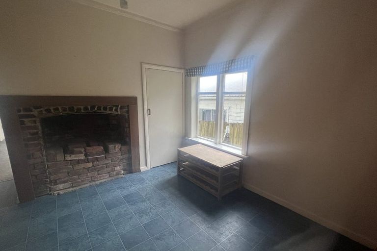 Photo of property in 20 Winchester Street, Kaiwharawhara, Wellington, 6035